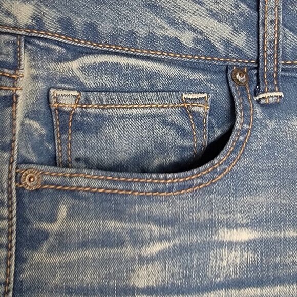 American Eagle Outfitters Blue Distressed Midi Denim Jean Shorts Size 8 Womens C - Picture 9 of 10